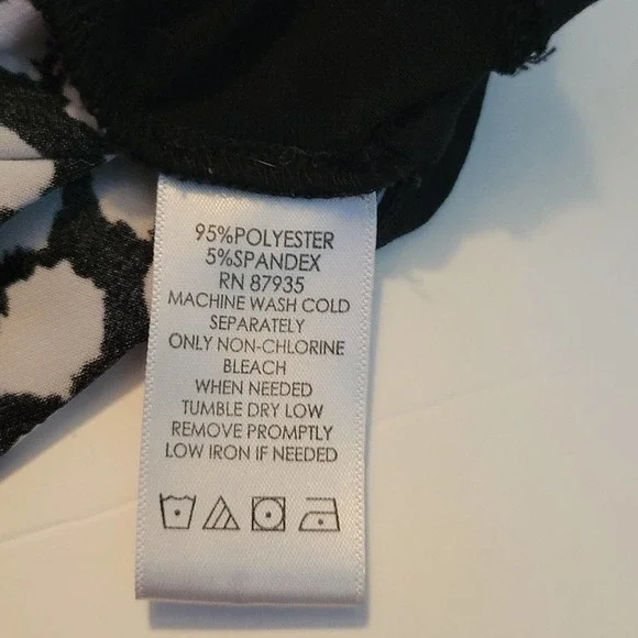 Susan Graver 1X Black & White Tank - Picture 5 of 7